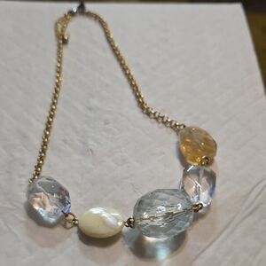 Elegant Gold and Crystal Necklace